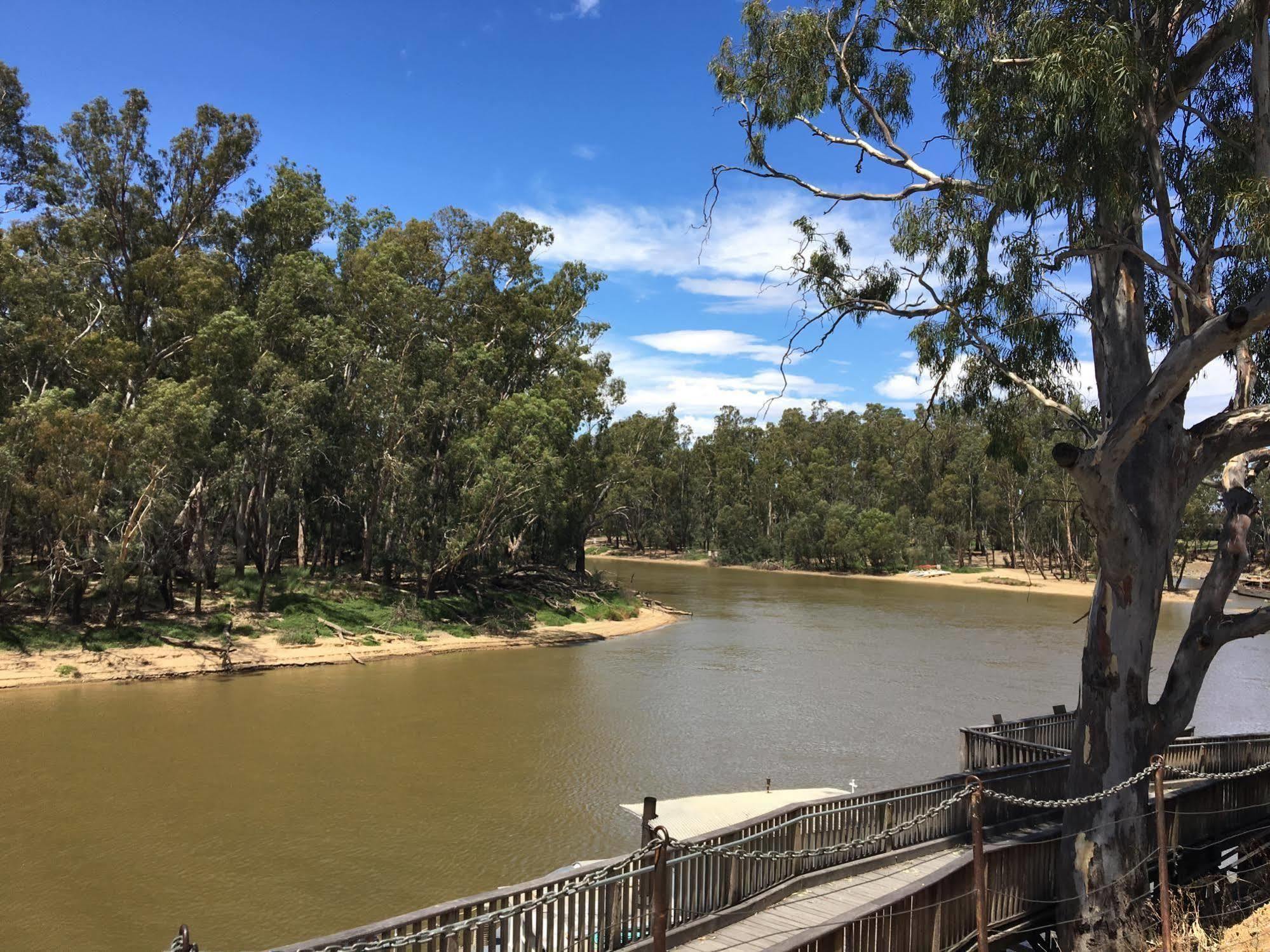 Big River Motel Echuca Esterno foto