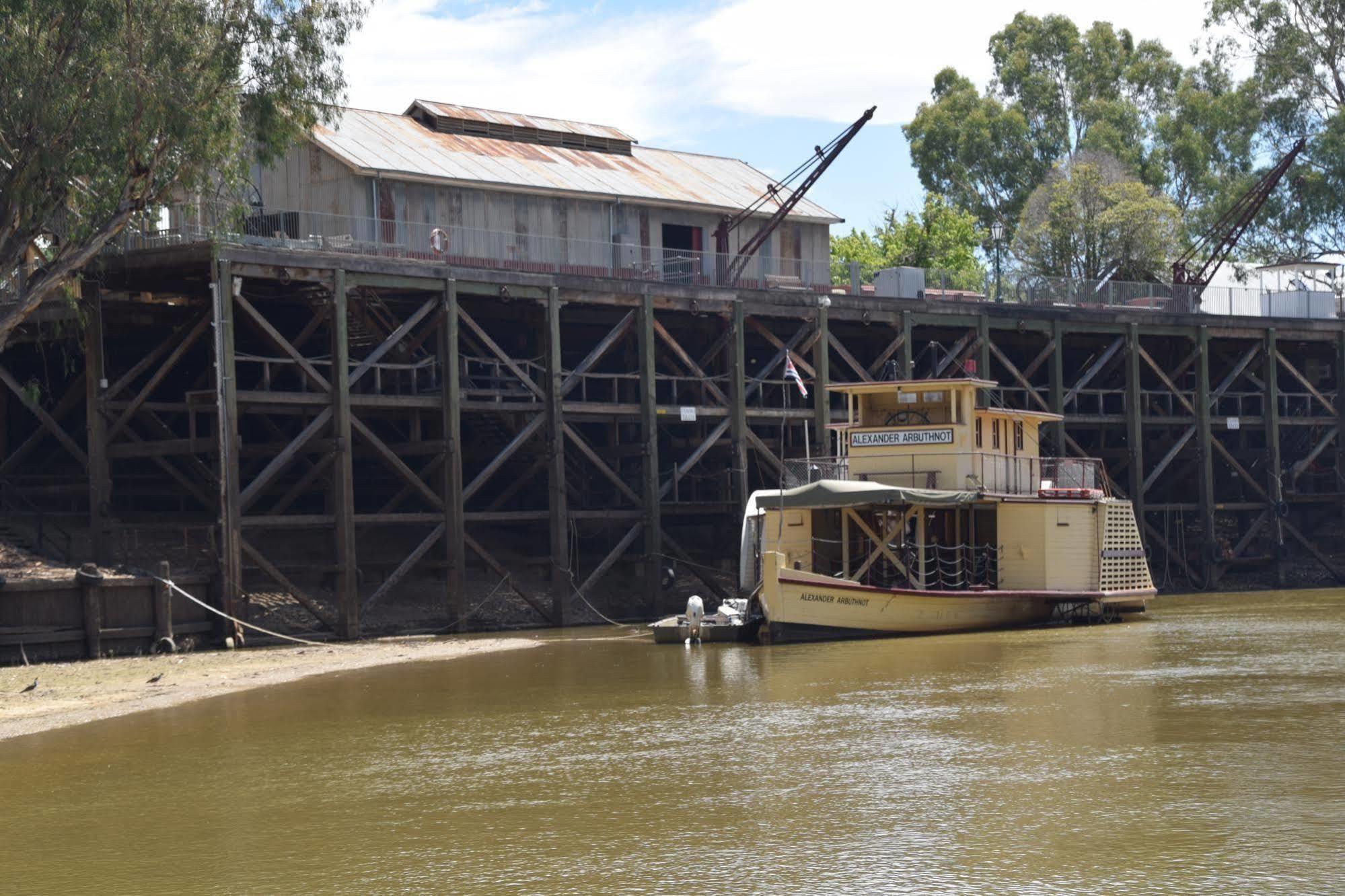Big River Motel Echuca Esterno foto