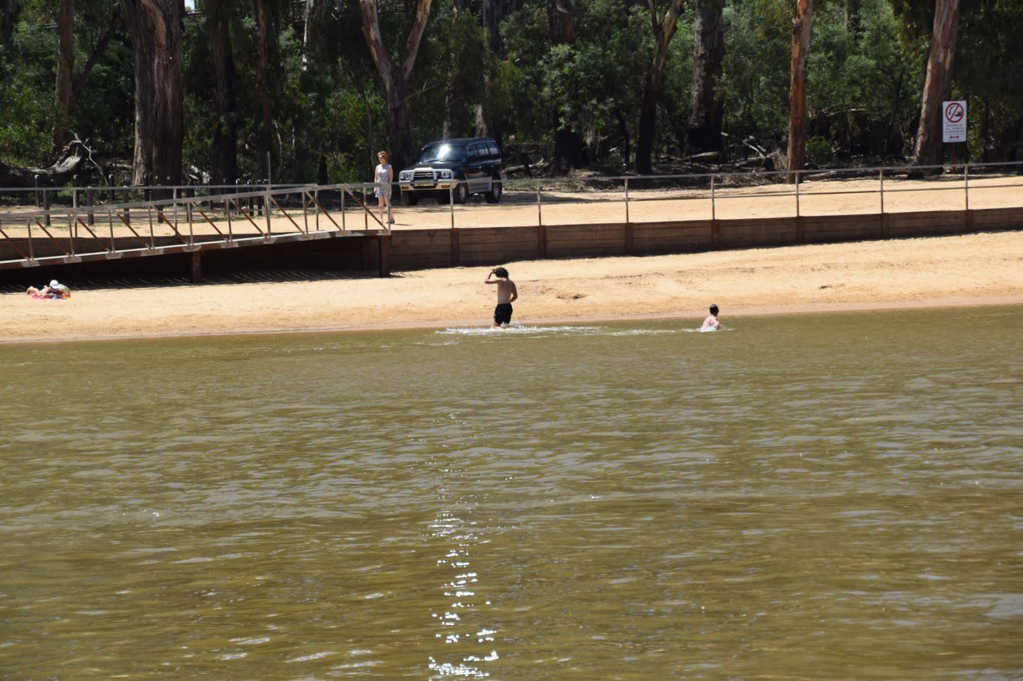 Big River Motel Echuca Esterno foto